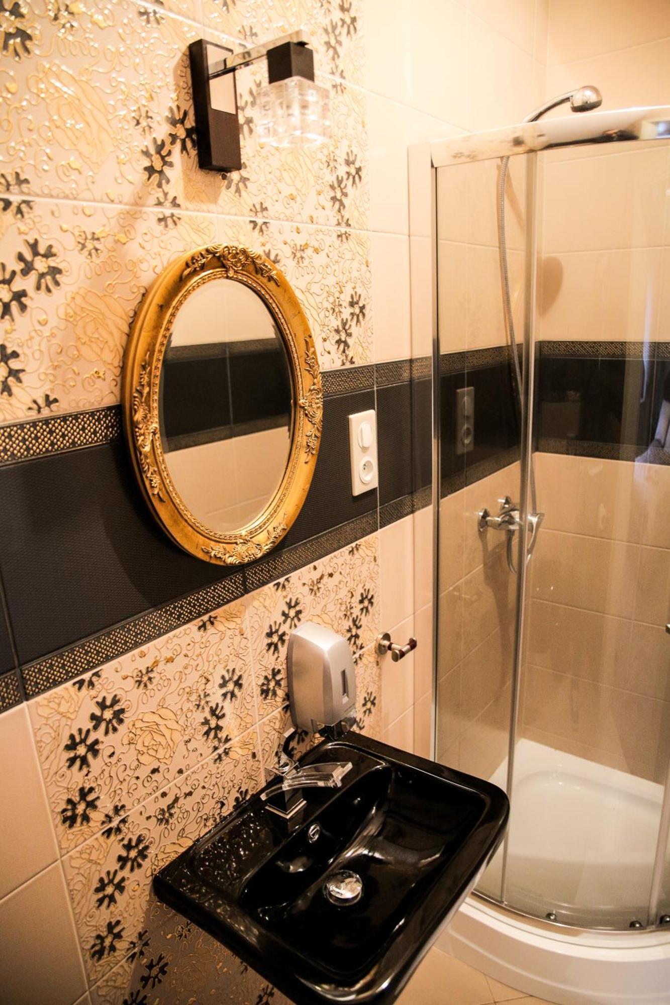 Krysztalowy Dworek Hotel Zbychowo Екстериор снимка