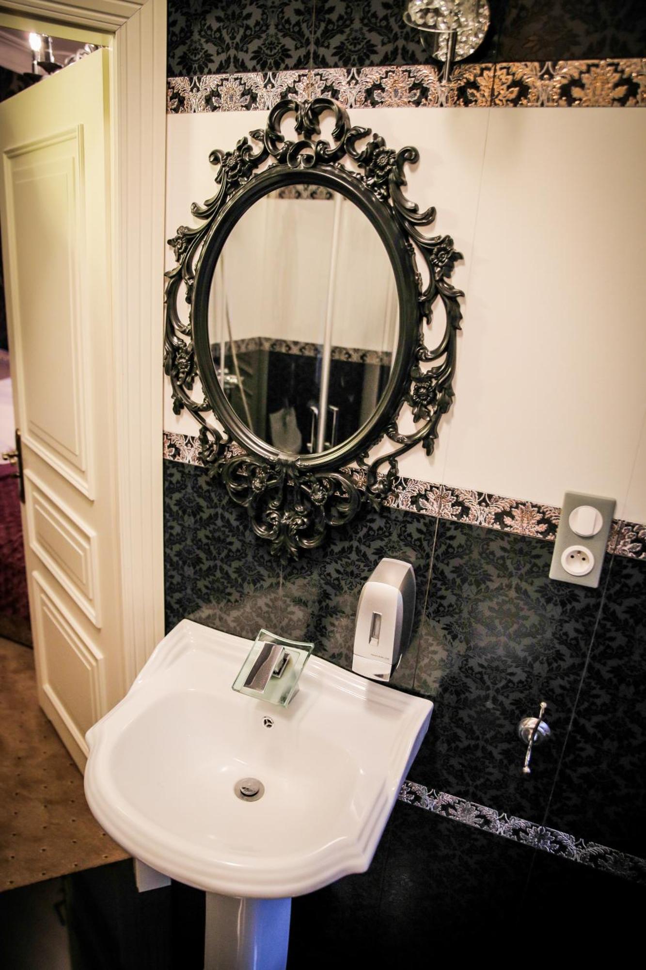 Krysztalowy Dworek Hotel Zbychowo Екстериор снимка