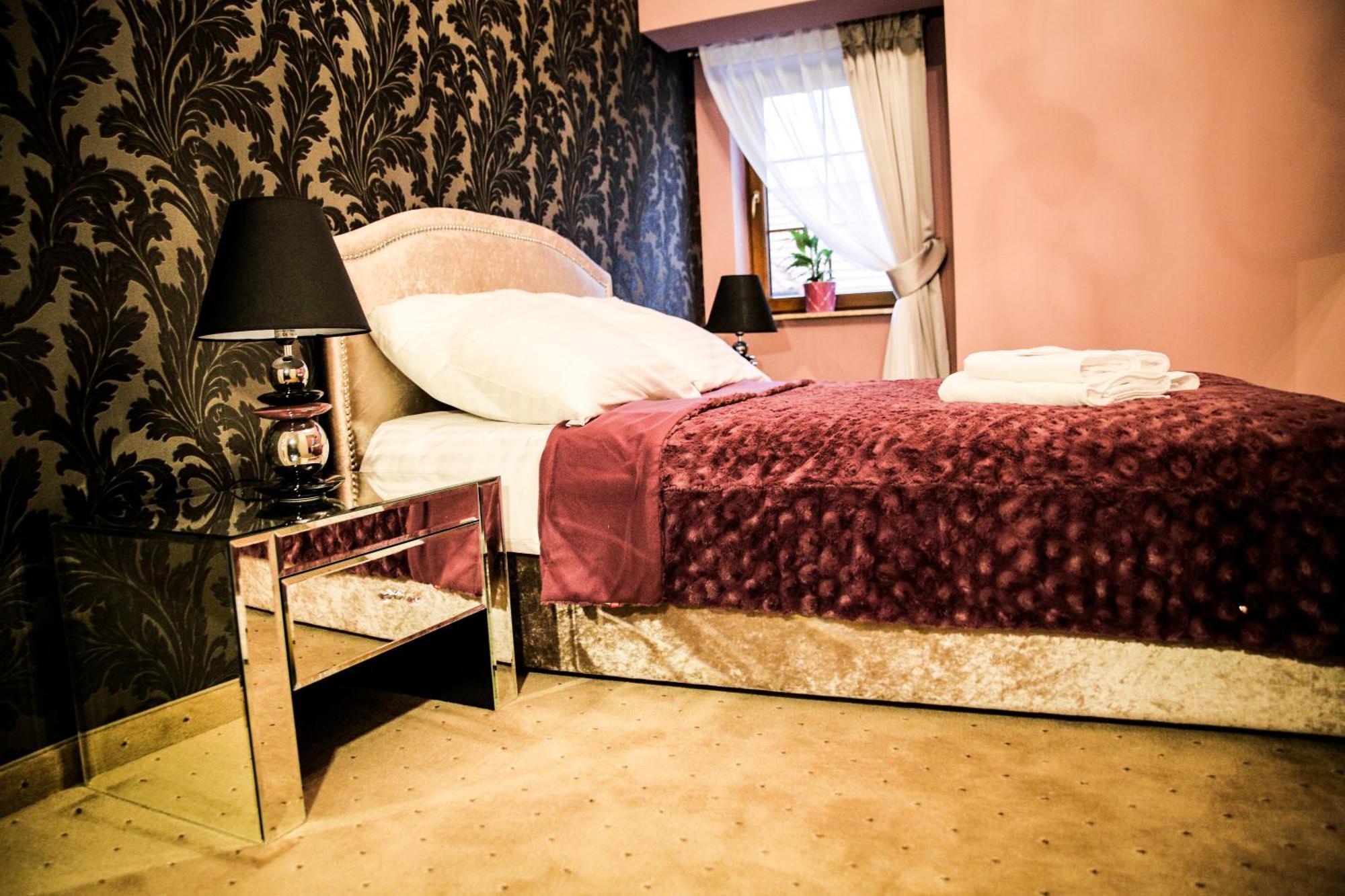 Krysztalowy Dworek Hotel Zbychowo Екстериор снимка